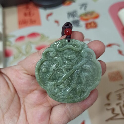 缅甸天然翡翠竹节吊坠绿底飘花