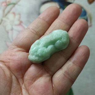 301缅甸天然翡翠吊坠雕刻件手把如意貔貅卡40X18mm左右满48元 包邮
