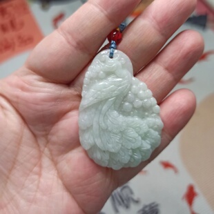 437天然翡翠吊坠绿底飘花孔雀凤凰牌雕刻件45X33mm左右满48元包邮