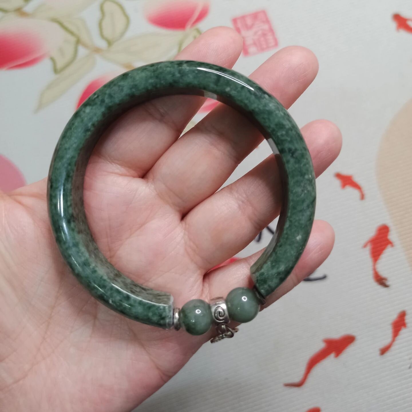 缅甸天然翡翠开口镯手镯