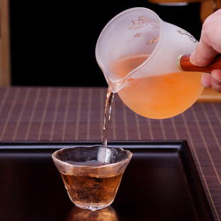 加厚耐热磨砂分茶杯 木把玻璃公道杯 手工创意侧把家用公杯大号