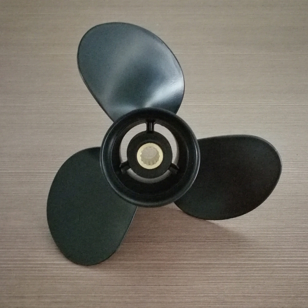 东发18马力9寸螺旋桨，9.25X9东发船外机螺旋桨