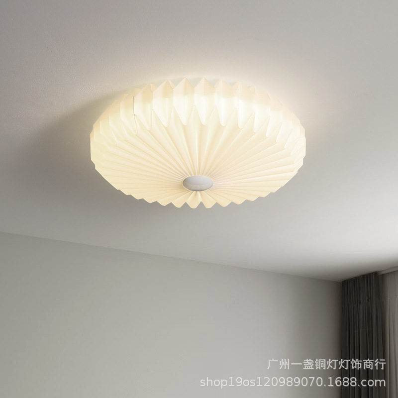 北欧主卧室灯书房温馨浪漫房间灯具个性创意现代简约客厅灯吸顶灯