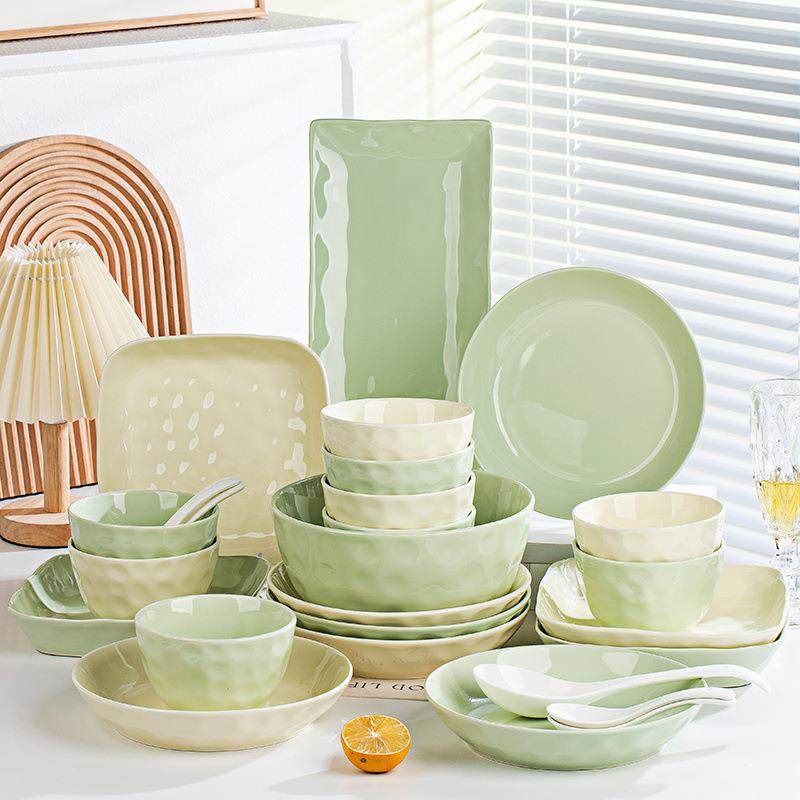 奶油风碗碟套装家用轻奢碗盘餐具2024新款高颜值碗筷盘子碗具组合