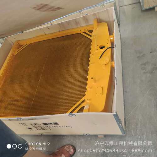 山推推土机SD16 散热器总成16Y-03А-03000  TY160水箱总成