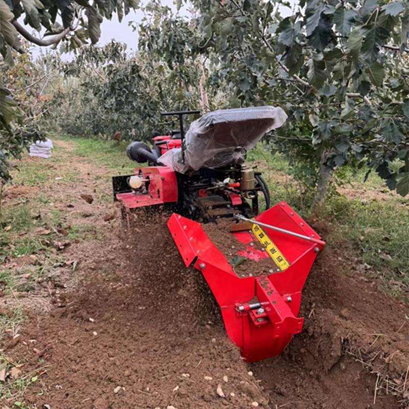 小型微耕机四轮多功能履带旋耕机一机多用可带多种农机