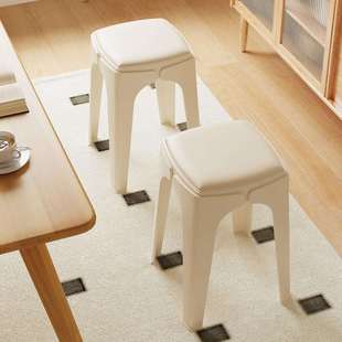 谋生塑料凳子家用可叠放加厚软包方凳现代简约高板凳餐厅备用餐桌