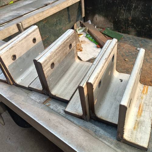 定制角钢201/304不锈钢角钢切割长短打孔加厚国标直角建筑镀锌