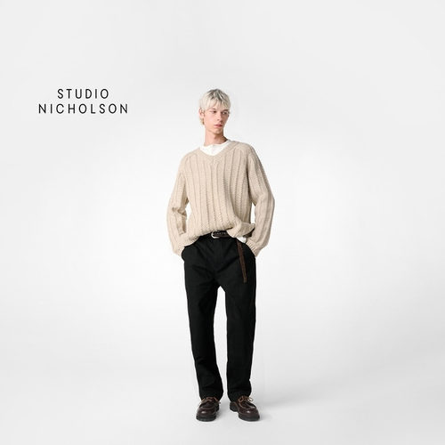 【AARON LEVINE联名】STUDIO NICHOLSON男士SUSSEX V领绞花毛衣
