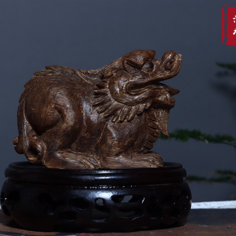沉香实木招财貔貅手把件盘玩手工雕刻工艺品文玩办公室桌面小摆件