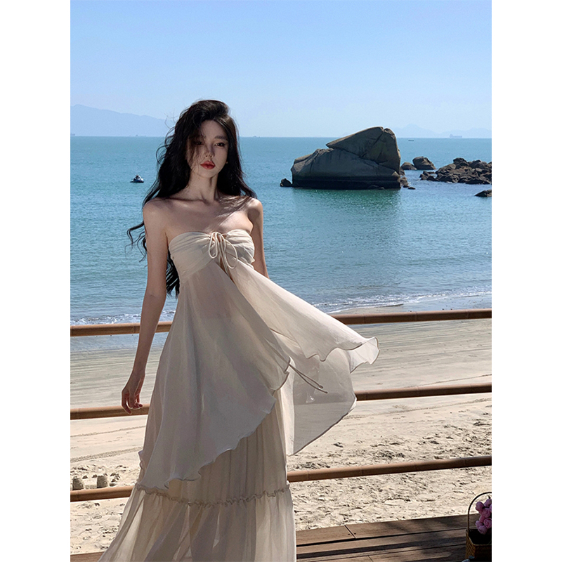 仙女度假沙滩挂脖吊带连衣裙女三亚海边H穿搭超仙高级感抹胸长裙