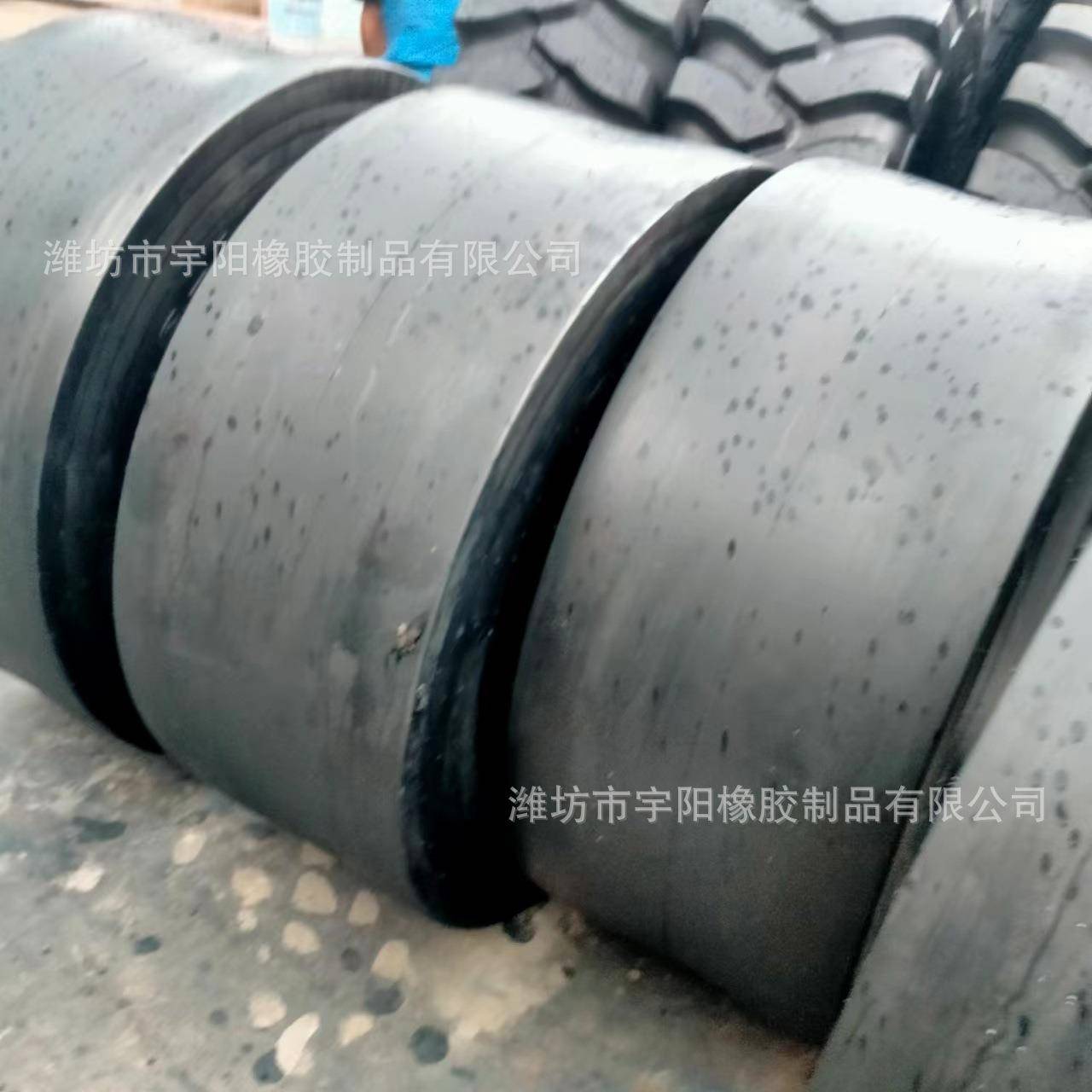 光面14/70-20胶轮压路机井下铲运机轮胎