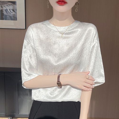 光泽感轻奢缎面短袖T恤女圆领宽松丝G滑薄款半袖春夏新款褶皱小衫