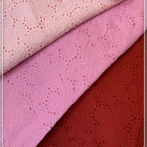 紫色田园全棉镂空刺绣花布料diy蕾丝婚I纱时装面料连衣裙衬衫纯棉