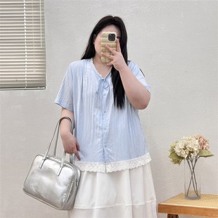 宛宛大码 女夏显瘦遮肉雪纺上衣甜美气质 胖MM蕾丝花o边领系带小衫