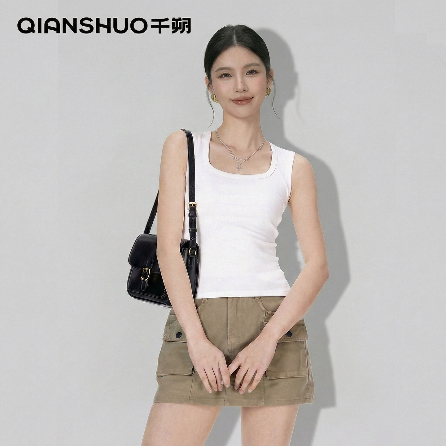 千朔白色工装遮副乳无胸垫背心女图片