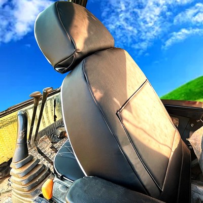 全包围专车UIOO住友挖掘机座椅四季通用钩机坐垫