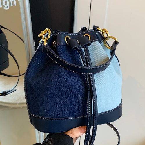 牛仔布包包女式2024年冬流行时尚休闲百搭单肩包T手拎包斜挎水桶