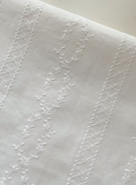 白色微透纯棉竖条刺绣花图案夏吊z带衬衣娃衣发圈手工DIY面料布料