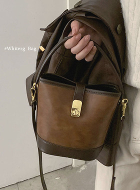 秋冬美拉德手提包包女2r023新款潮复古撞色水桶包小众百搭斜挎包