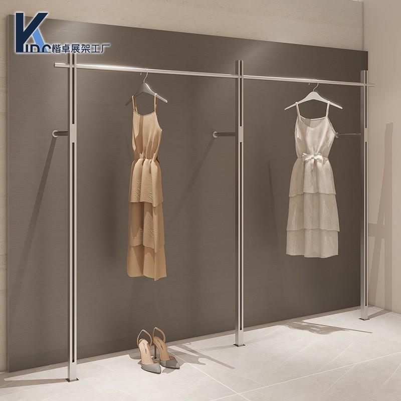 服装店展示架不锈钢感上墙陈列架买手店女装侧挂货架简约展架