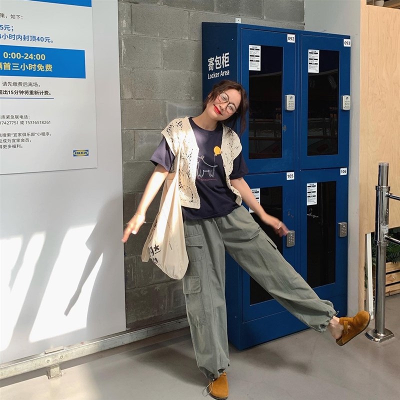 徐蹦蹦 时髦有型 日系春夏宽松军绿色工装裤松紧腰束脚直筒裤女