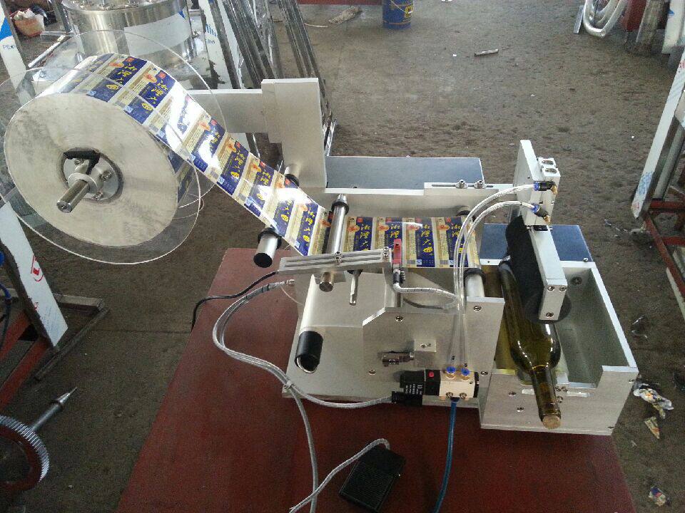 半自动贴标机圆瓶贴标机不干胶贴标机