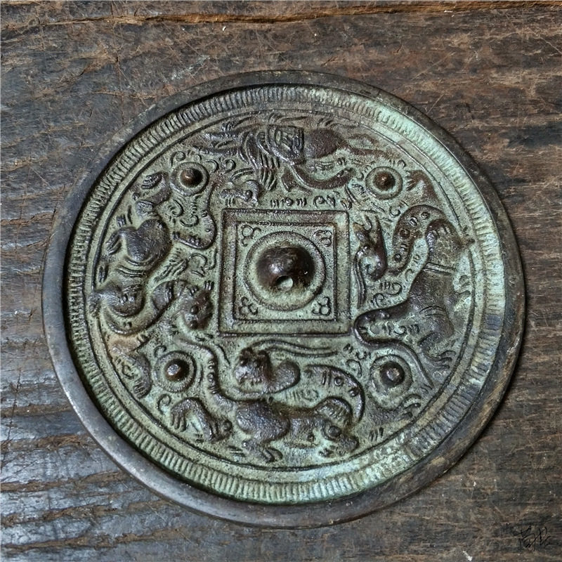 仿古青铜浮雕镜面工艺品收藏