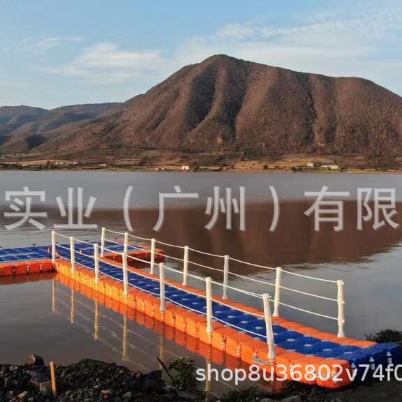 水面浮桥码头水面塑料漂浮停靠浮桶水上摩托艇泊位浮筒平台码头