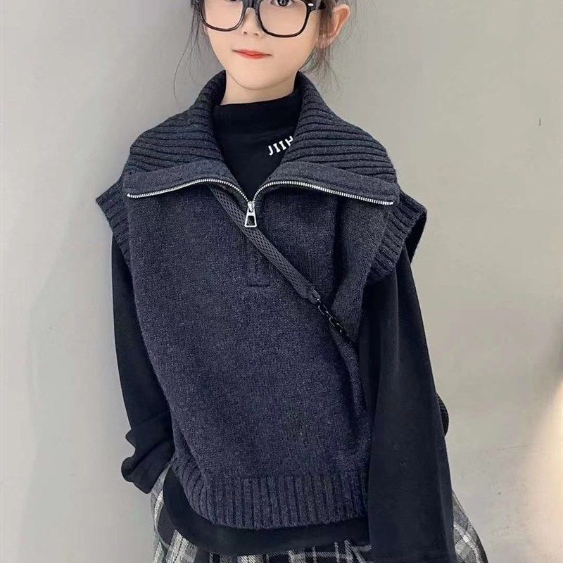 童乐鱼2024秋新款男女童针织马甲毛衣背心儿童打底衫加格子裤洋气