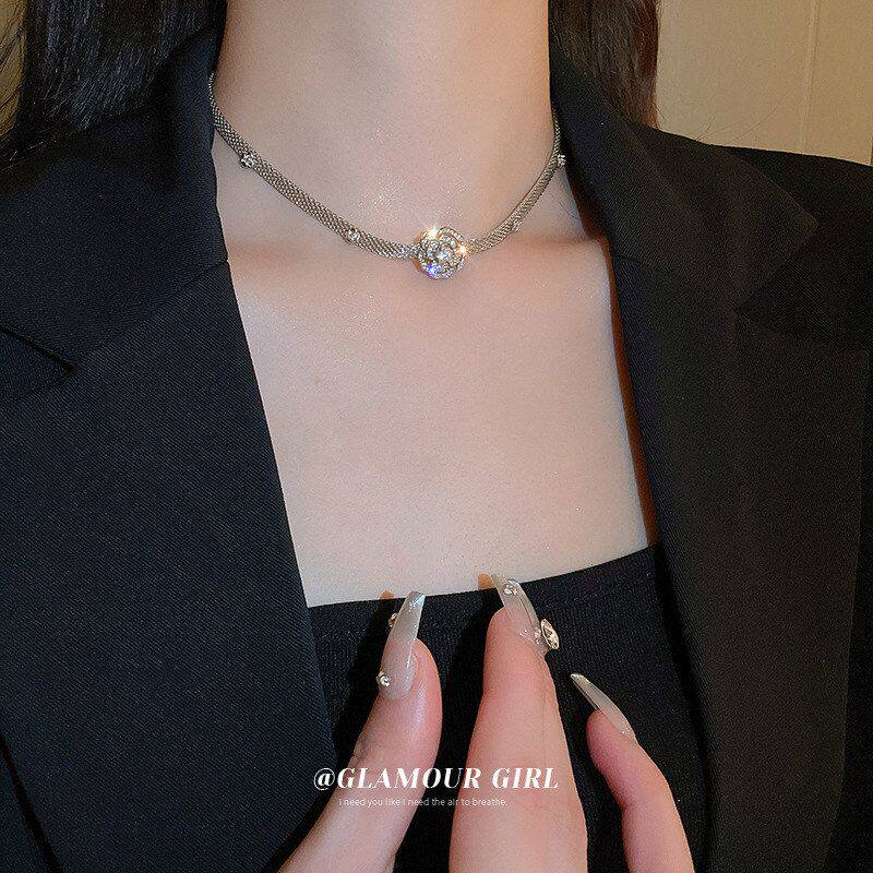 高级感花朵女蛇形冷淡项饰优雅风轻奢新款项链锁骨欧美链锆石气质