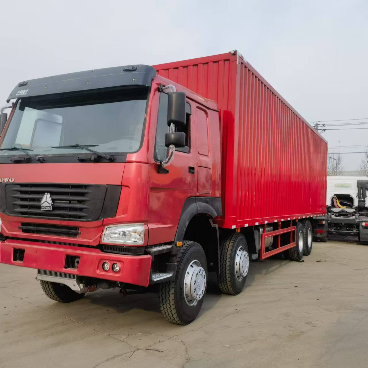 豪沃8X4371马力20立方加油车