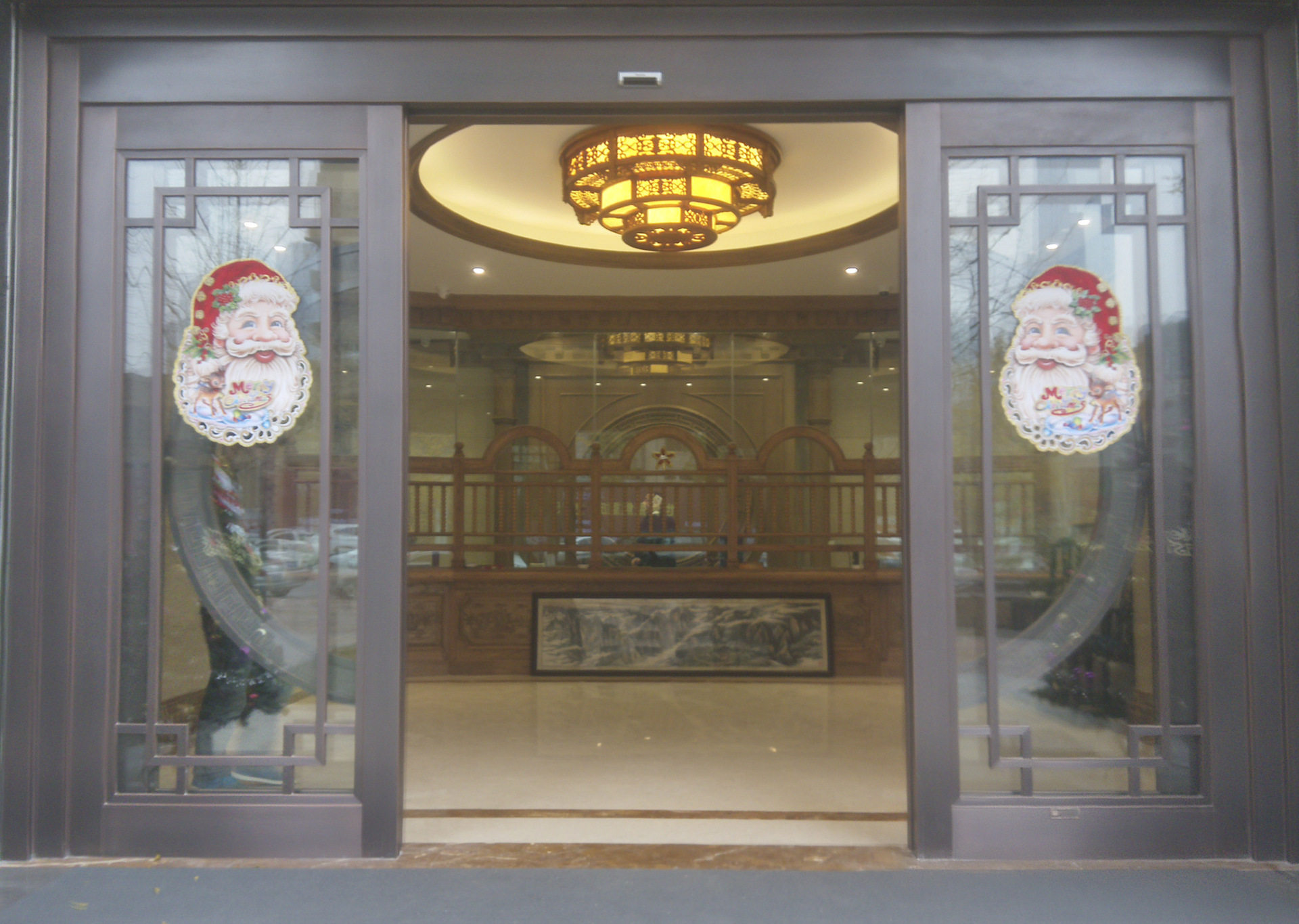 四川成都自动感应铜门批发 自动旋转门批发安装 进口感应门机批发