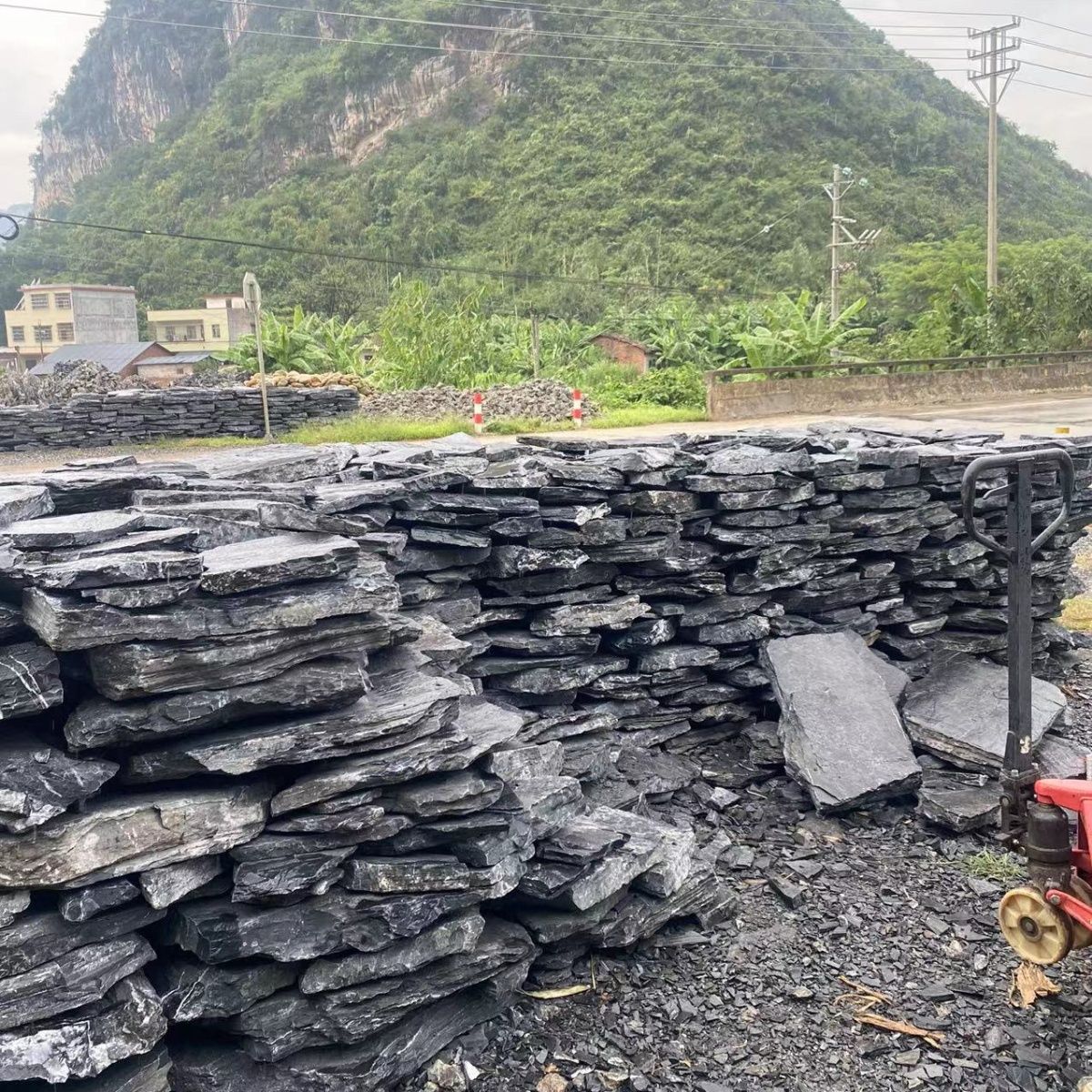 天然黄蜡石台面脚踏石草