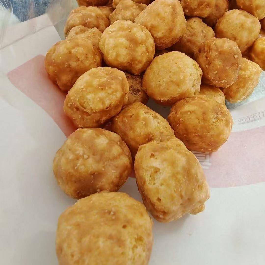 网红爆款太妃糖玉米酥太妃糖味玉米球球形风味爆米花休闲办公零食图片