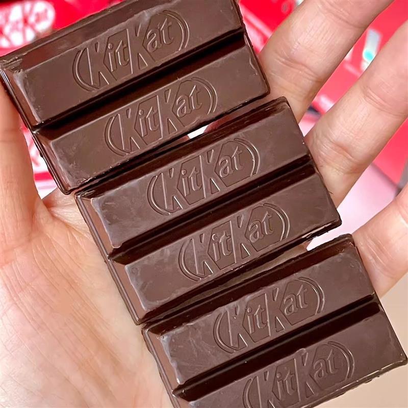 促销新货Nestle巧克力雀巢奇巧kitkat涂层夹心威化饼抹茶黑巧克力