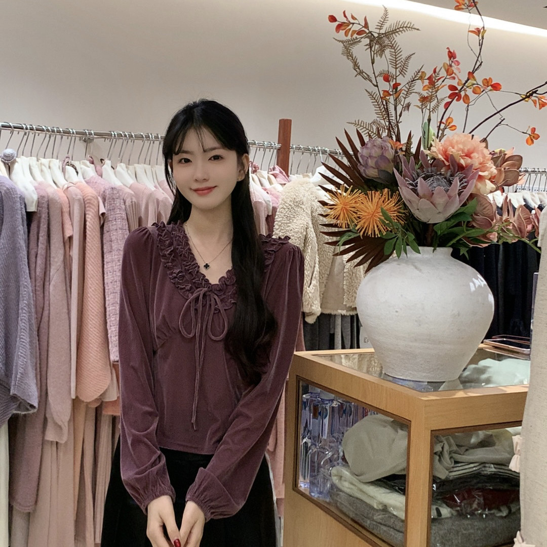 UONE-娇贵姐姐气质小女人精致加分丝绒小衫