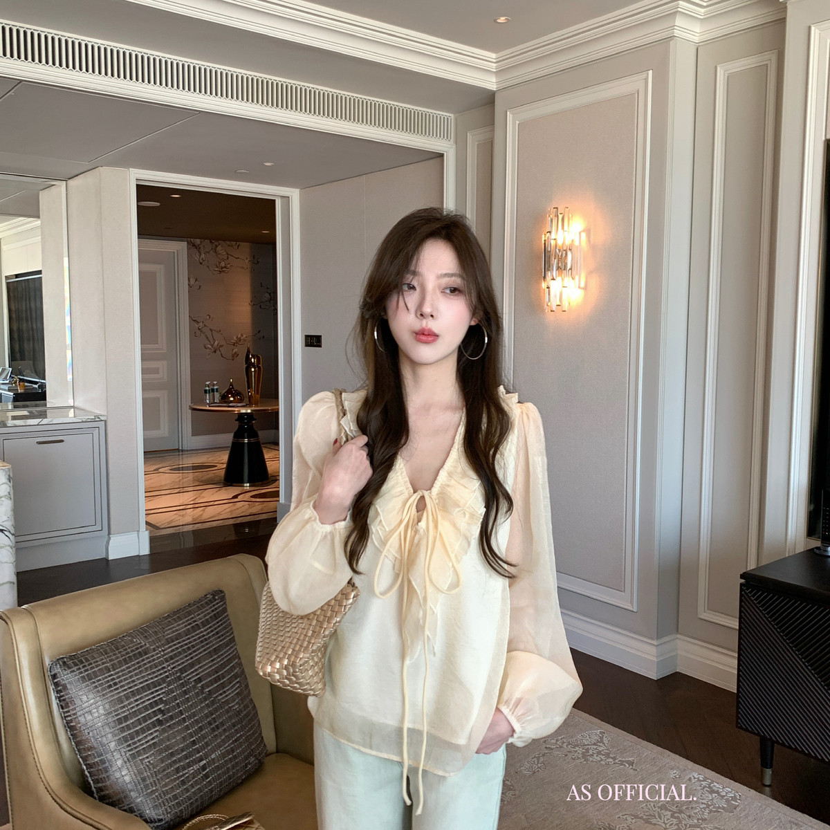 AS OFFICIAL-后花园春日限定一眼沦陷奶油波浪领法式v领系带小衫