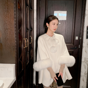 索菲特冬新轻奢小香风法式 大衣外套女 宽松狐狸羊毛斗篷双面呢短款