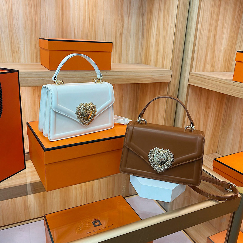 bags新款时尚女士包包女感链条斜挎包 爱心欧美复古风小方包,箱包皮具/热销女包/男包,小方包,淘宝优惠券,粉丝福利购,淘宝优惠卷