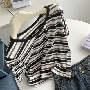 韩版 非常耐看 薄款 上衣I夏季 圆领内搭衣女 条纹T恤女黑绿条纹短袖