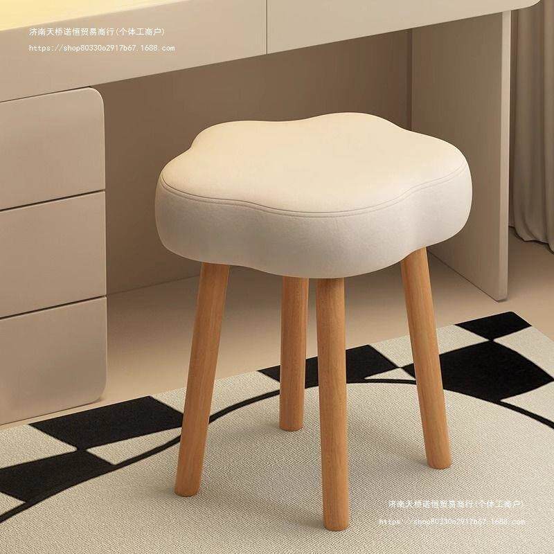 奶油风化妆凳梳妆台凳子女生卧室云朵椅子实木简约美甲感