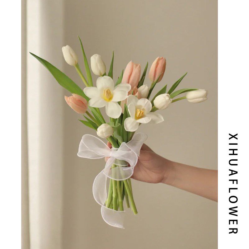 韩式手感郁金香手捧花婚纱领证拍照道具新娘伴娘花束影楼摄影捧花