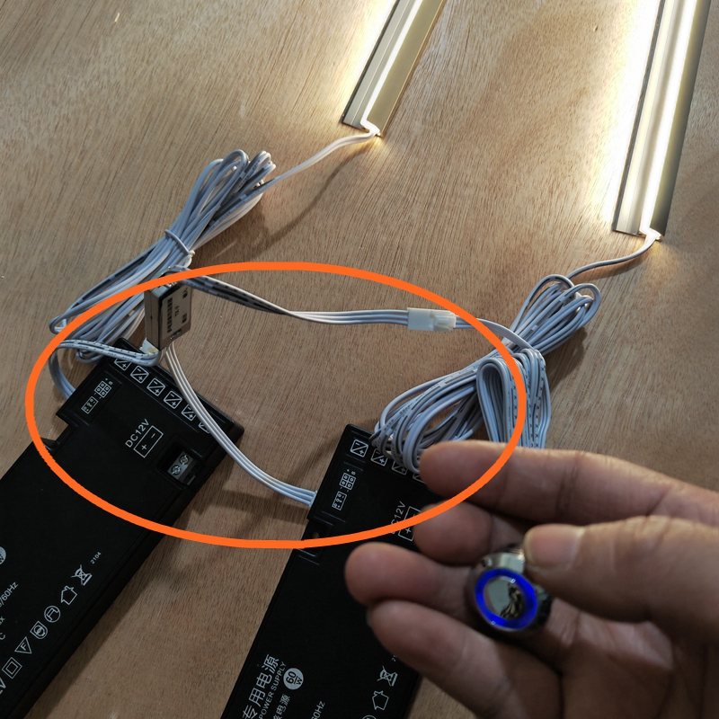 12VLED灯带电源一拖二控制器衣柜线条灯多变压器共用感应开关分线