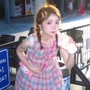 夏日多巴胺穿搭彩虹格小个子连衣裙甜美小清新少女感收腰吊带裙子