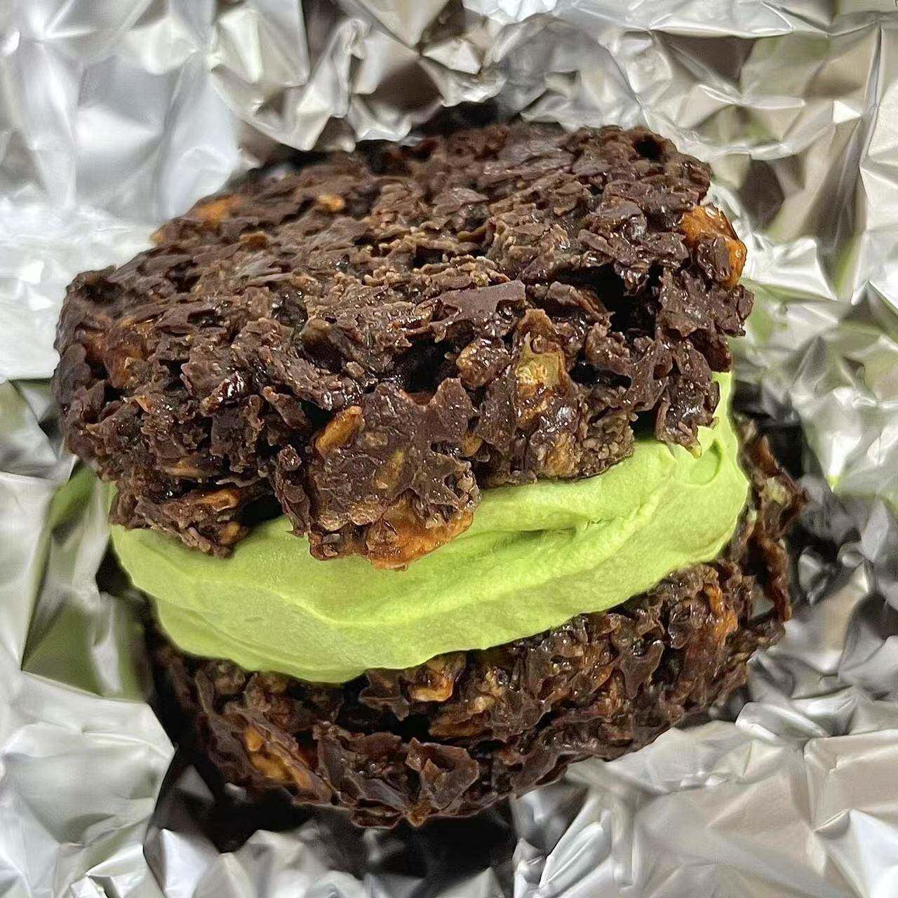 现货MCT黑巧脆吨吨帕梅拉同款酸奶谷物脆可可抹茶夹心脆墩墩代餐