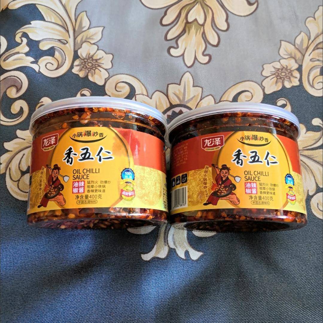 现货龙泽油辣椒酱】香五仁油辣椒花生香辣瓜子仁下饭菜火锅蘸酱拌