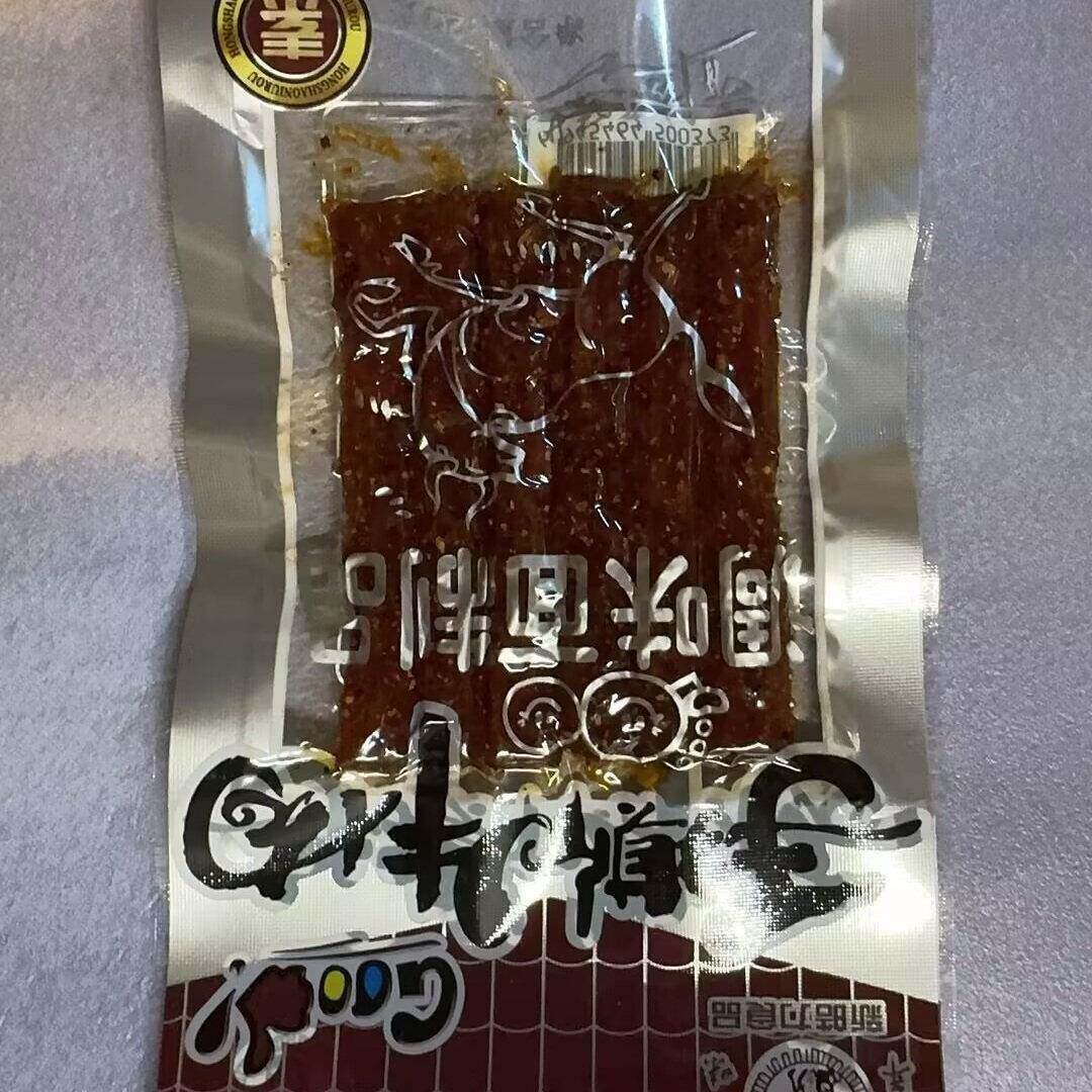 现货重庆四川风味风味零食辣条辣片皓力手撕牛肉风味小吃麻辣素食