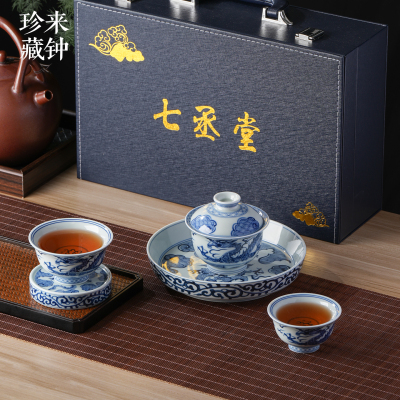 来钟珍藏景德镇陶瓷青花穿云龙