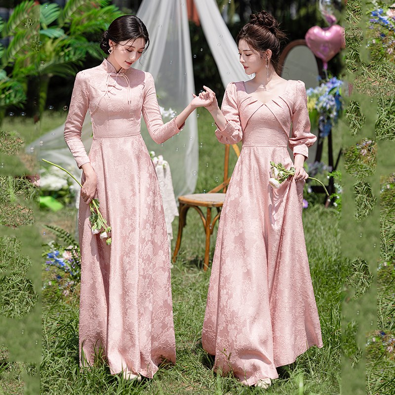 新中式伴娘服2024新款秋冬季长袖粉色姐L妹团晚礼服裙女高级感小